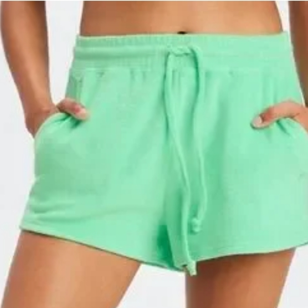 Fabletics Light Green Women's Athletic Shorts‎